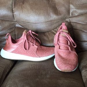 New Balance Tennis Shoes